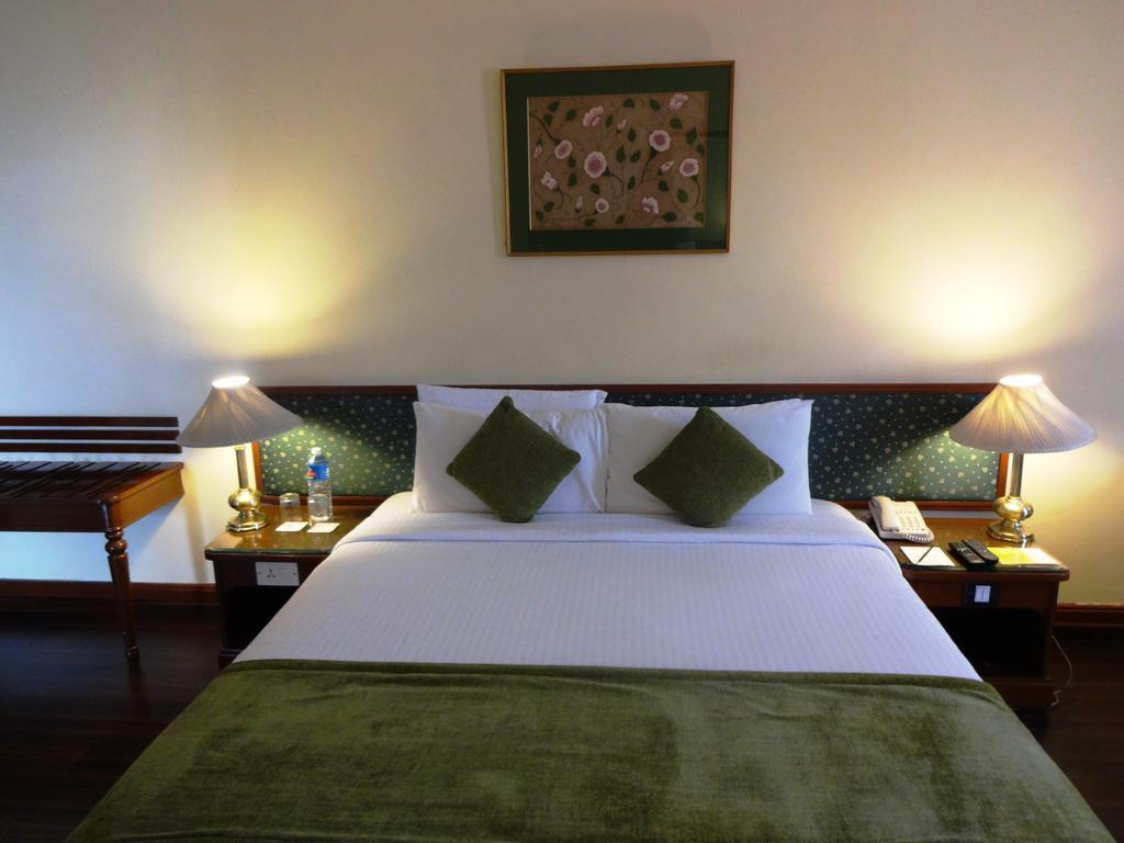 Royal Orchid Central Bangalore, Mg Road Zewnętrze zdjęcie
