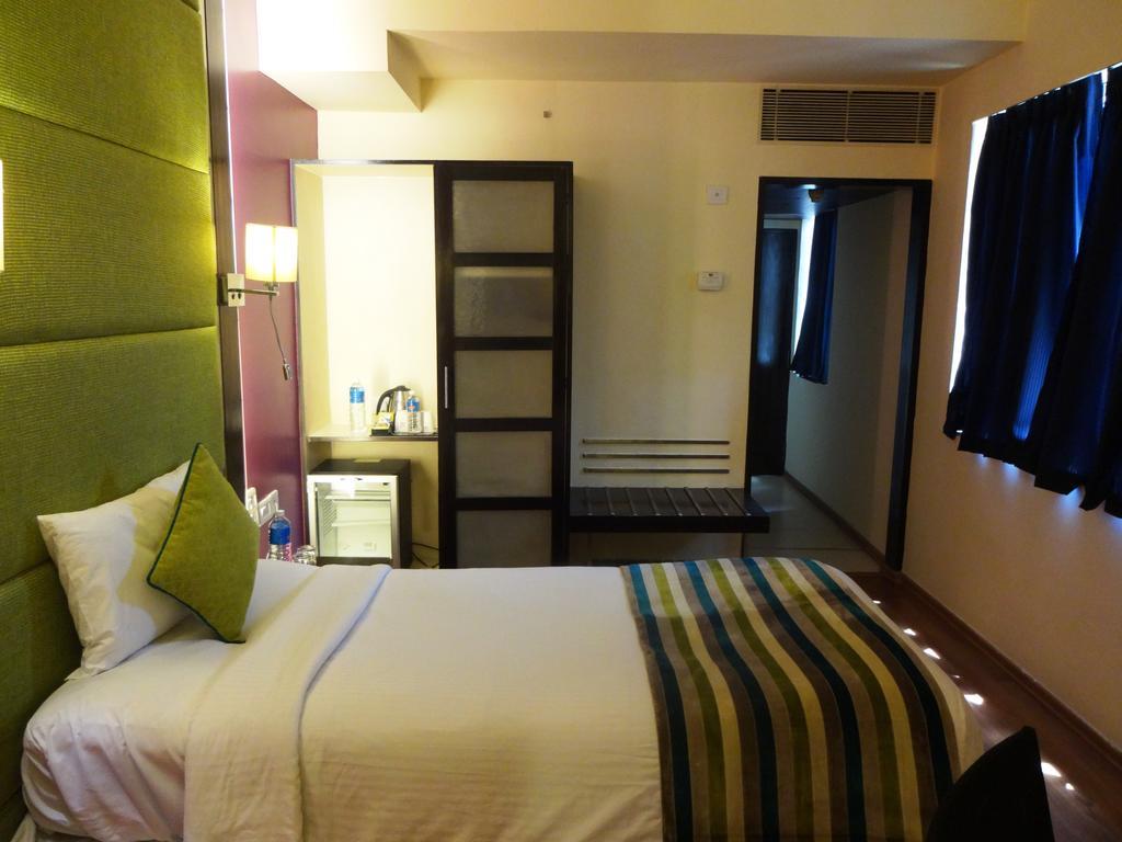 Royal Orchid Central Bangalore, Mg Road Zewnętrze zdjęcie
