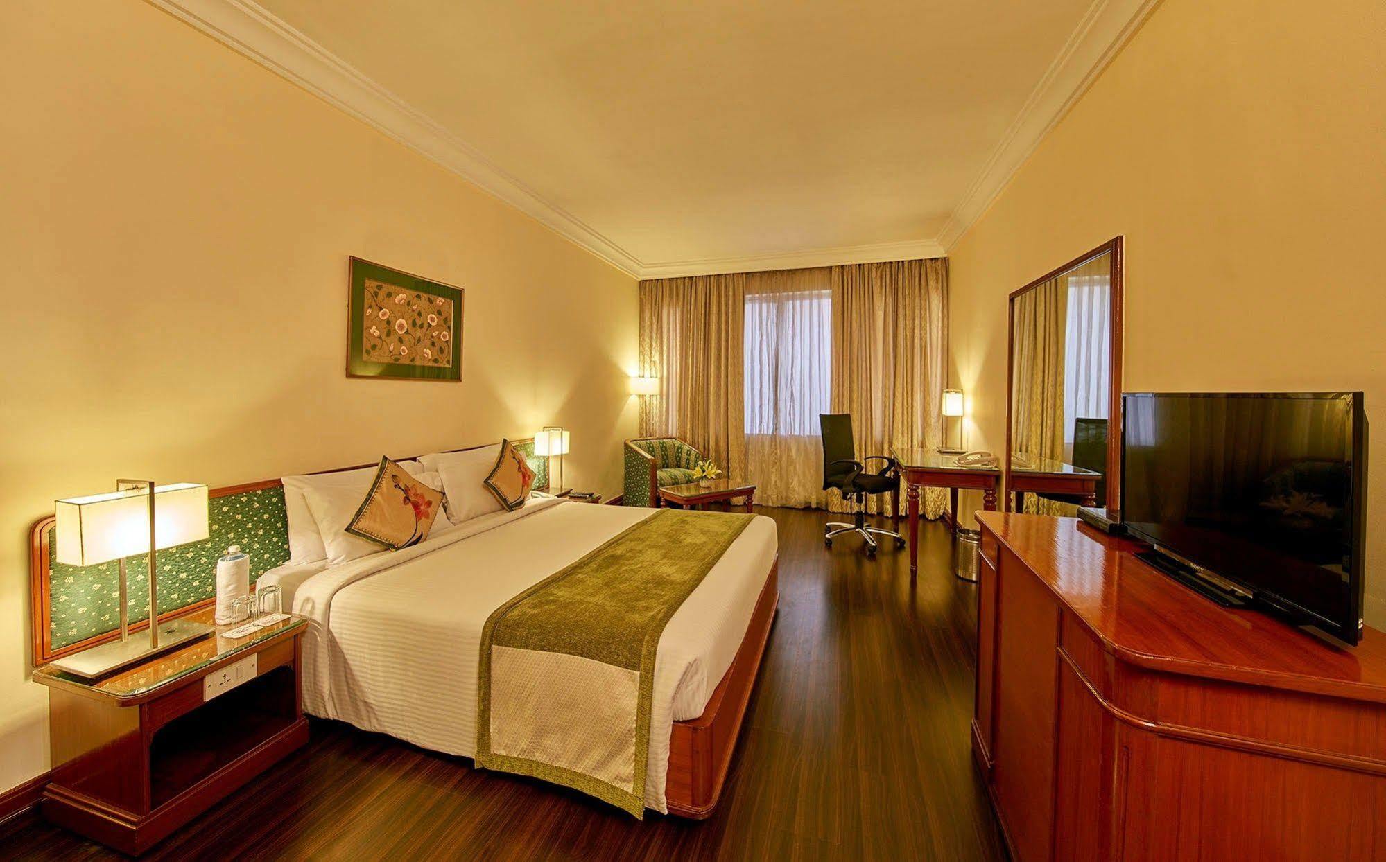 Royal Orchid Central Bangalore, Mg Road Zewnętrze zdjęcie
