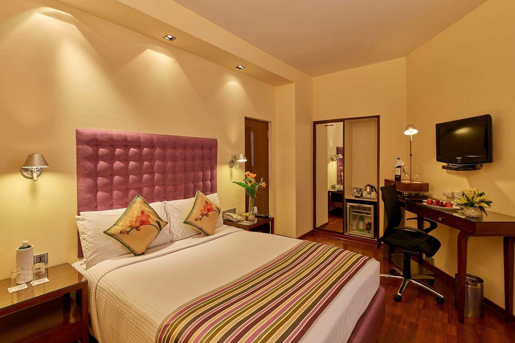 Royal Orchid Central Bangalore, Mg Road Zewnętrze zdjęcie